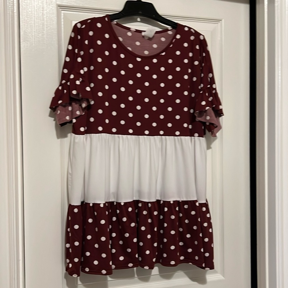 NWOT Women’s SS Polka Dot Top - Picture 2 of 8